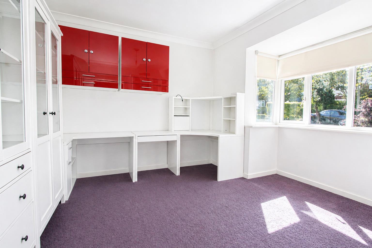 Roundwood Way, Banstead